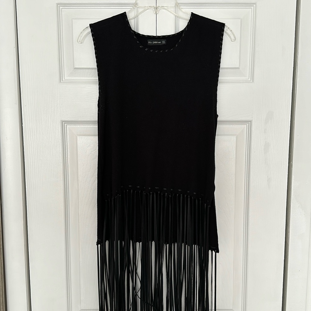 Zara knit tasseled top. Black.